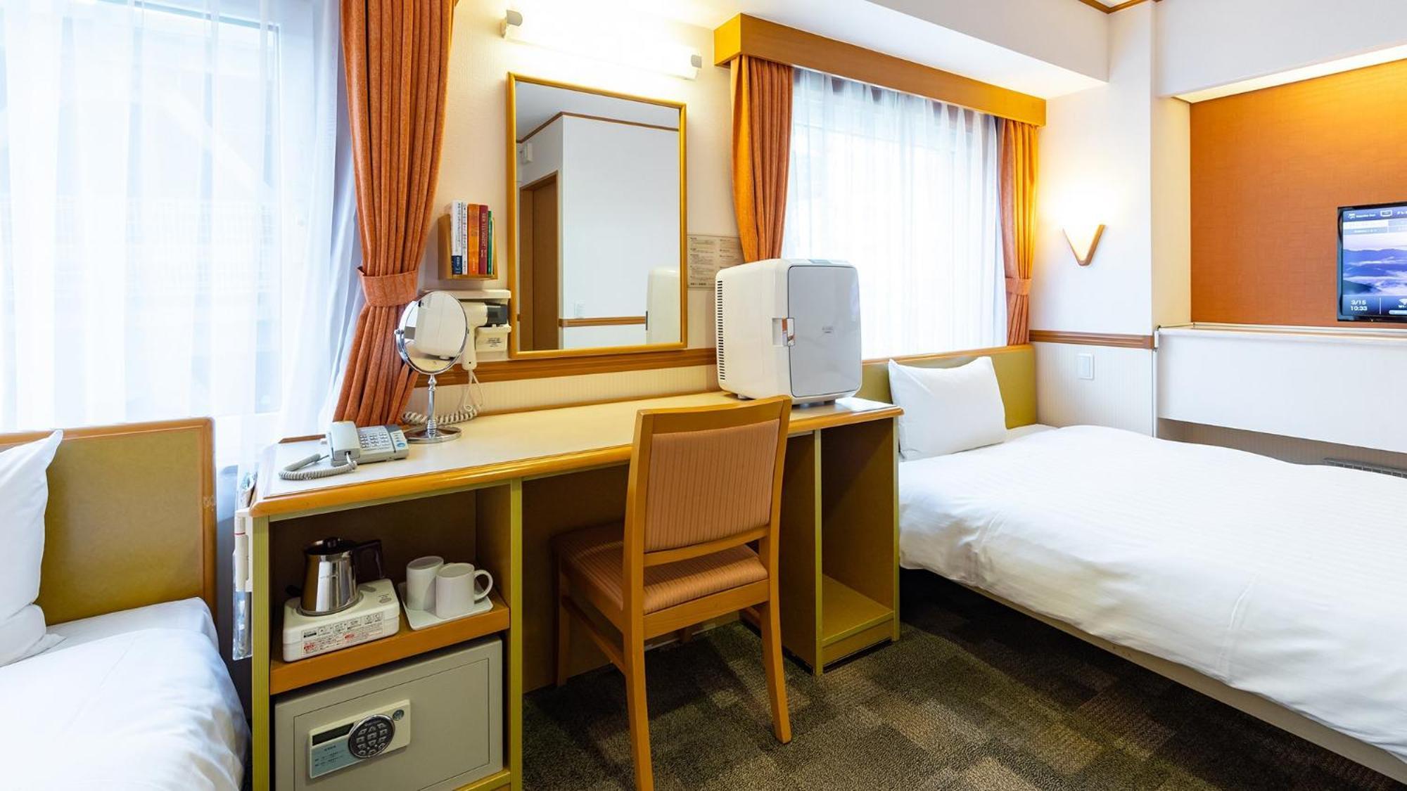 Toyoko Inn Tokyo Nihombashi Hamacho Meijiza Mae Rum bild